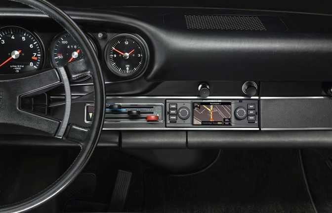 porsche-classic-is-offering-navigation-radio-for-classic-porsches-911_3