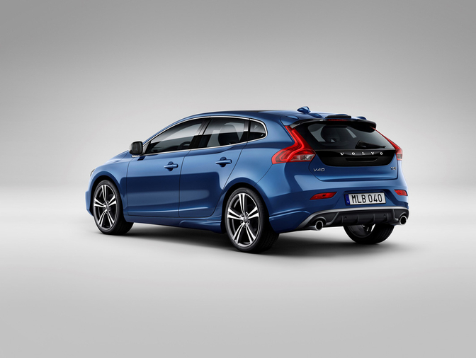 volvo_v40_t5_r_design_studio2