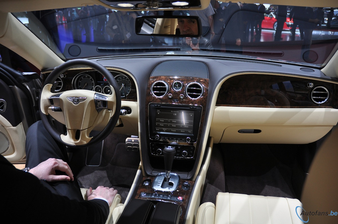 Bentley Flying Spur kost 197.828 euro