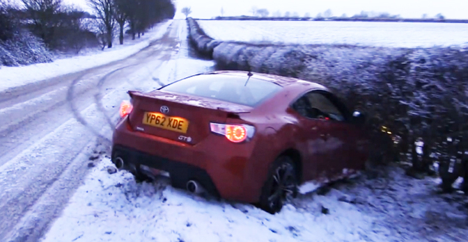 gt86-snow-driftcrash