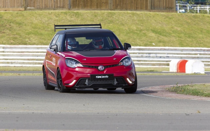 mg-mg3-trophycar