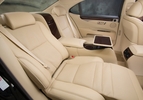 2013-Lexus-LS460-22[2]