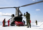 2012-ferrari-ff-airlifted-to-the-top-of-plan-de-corones-4