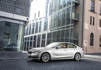 bmw-330e-2015