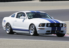 2005_ford_mustang_gt_deluxe