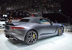 Live in Genève 2016: Jaguar F-Type SVR