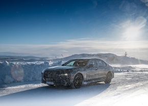 BMW i7 2021 teaser wintertest