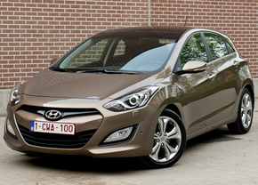 Hyundai-i30-1.6-crdi-2012-1