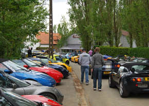 Ypres Lotus Day on road