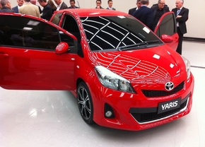 2012 Toyota Yaris spy pics 2