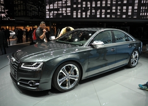 audi-a8-facelift-iaa-2013