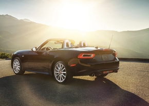 fiat-124-spider-2015-official