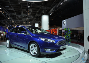 ford-focus-facelift-paris-2014