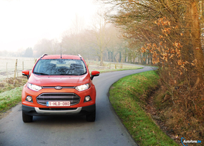  rijtest-ford-ecosport-2015