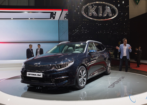 live-in-geneve-2016-kia-optima-sw-autofans