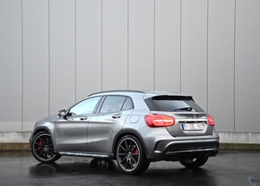 Mercedes GLA45 AMG (Rijtest)