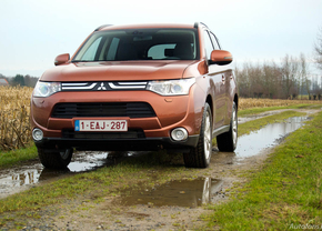 Mitsubishi Outlander 2012 (rijtest)