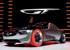 Live in Genève 2016: Opel GT Concept