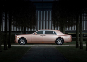 rolls-royce-phantom-ewb-pink