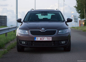 Skoda-octavia-combi-2013-rijtest