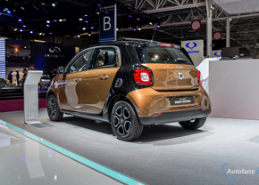 Smart-ForTwo-en-ForFour-Parijs2014