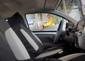  toyota-aygo-stars-in-invisible-driver-prank