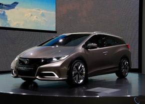 Live in Genève: Civic Tourer Concept 