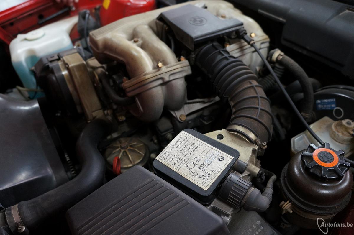 bmw-e30-3-reeks-youngtimer-motor