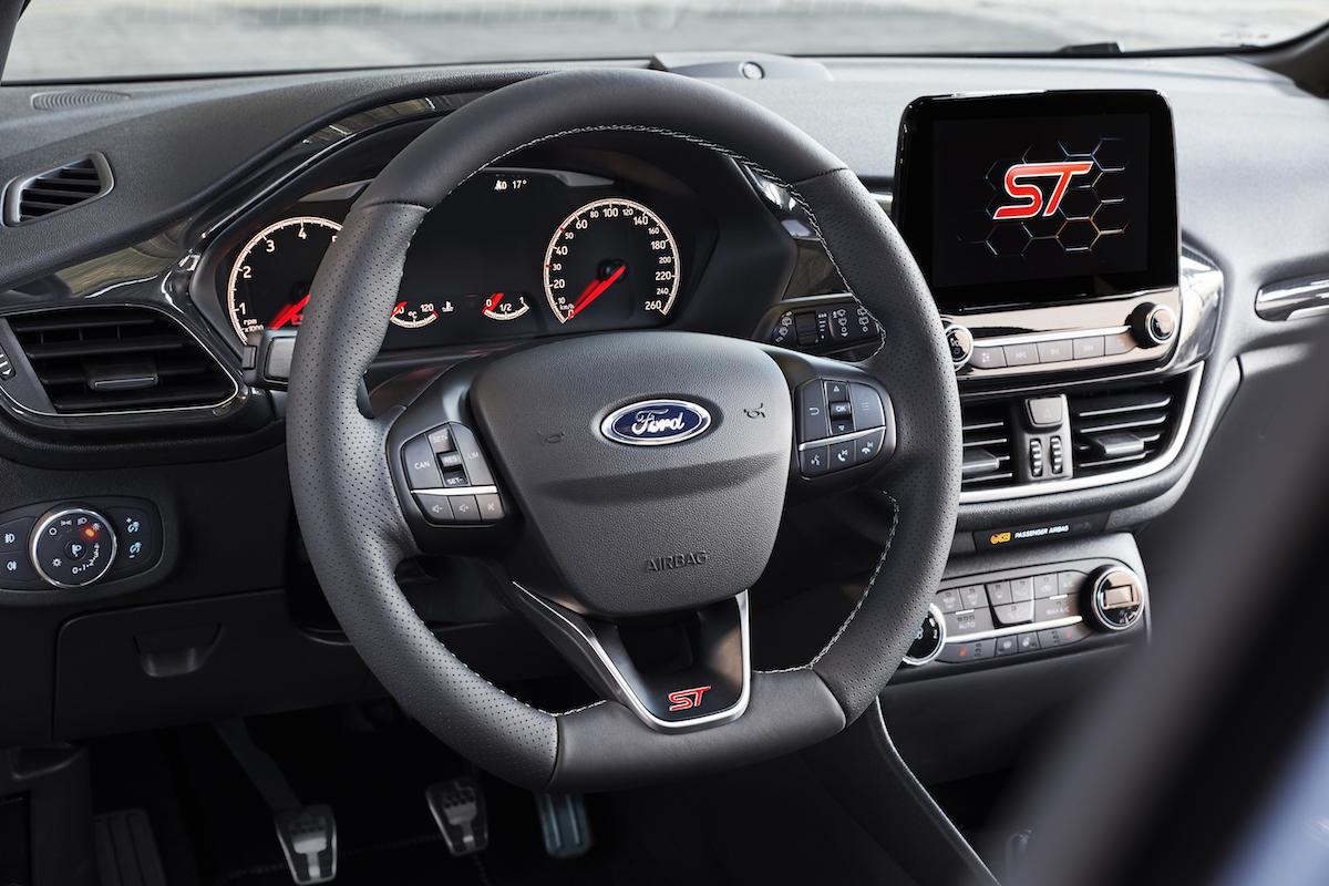 ford_2017_fiesta_st