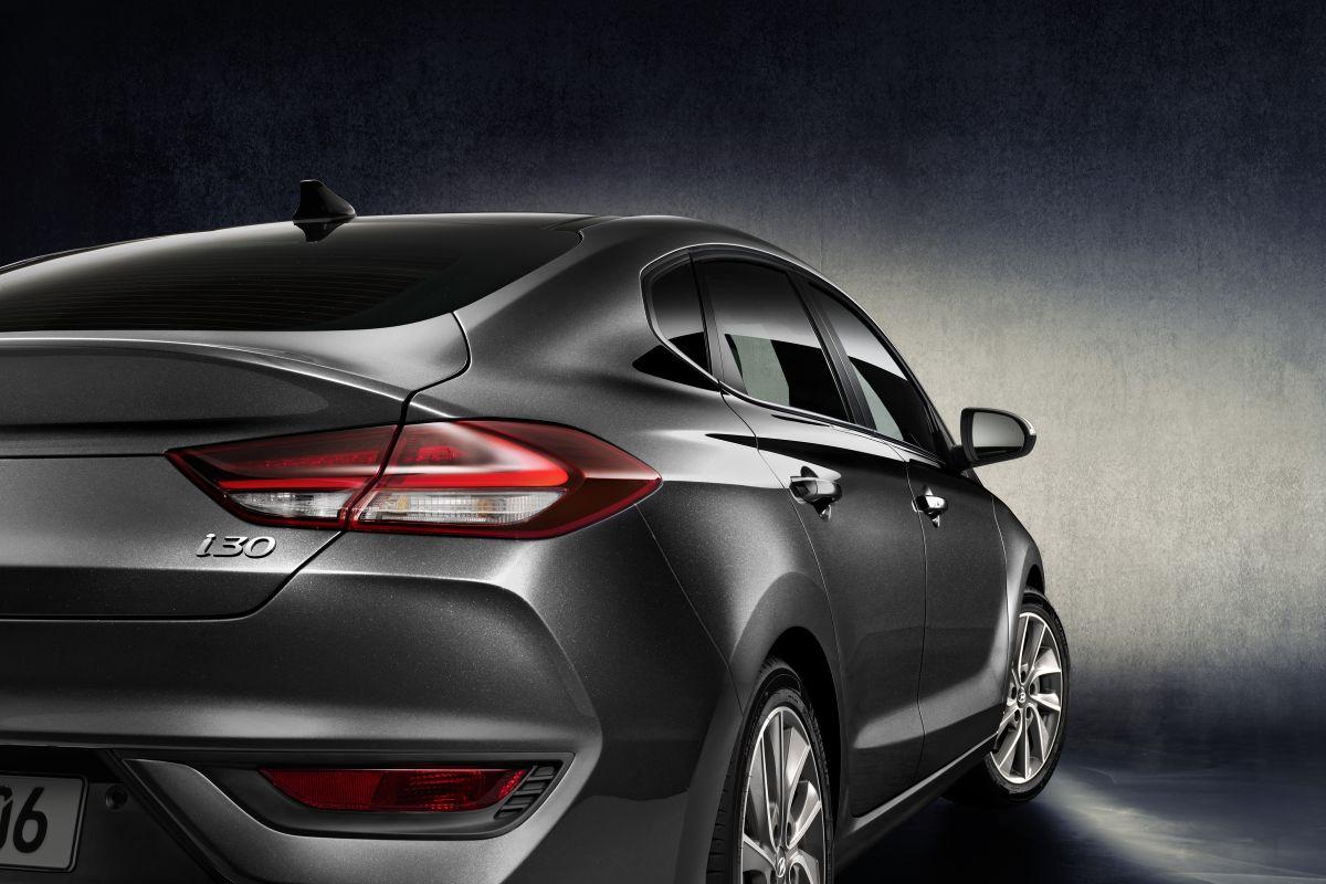 Hyundai i30 Fastback (officieel)