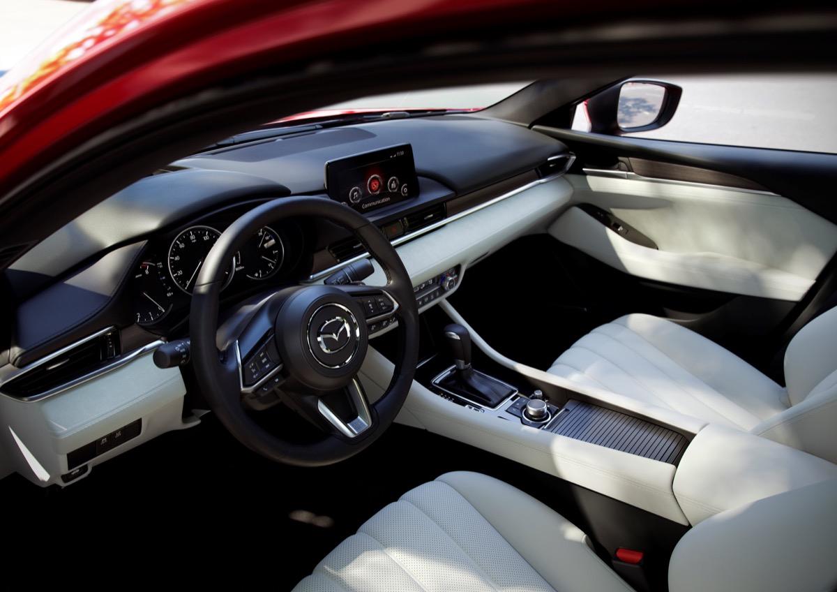 2017_mazda_6_interieur