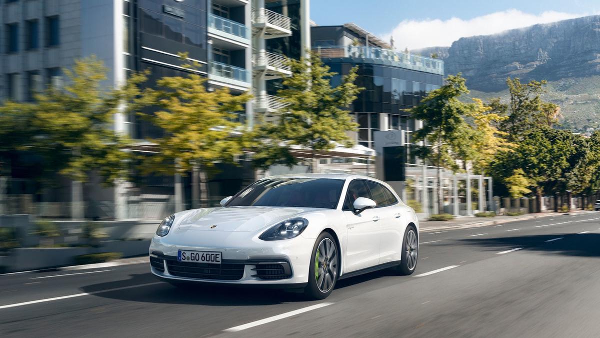 porsche-panamera-sport-turismo-2017