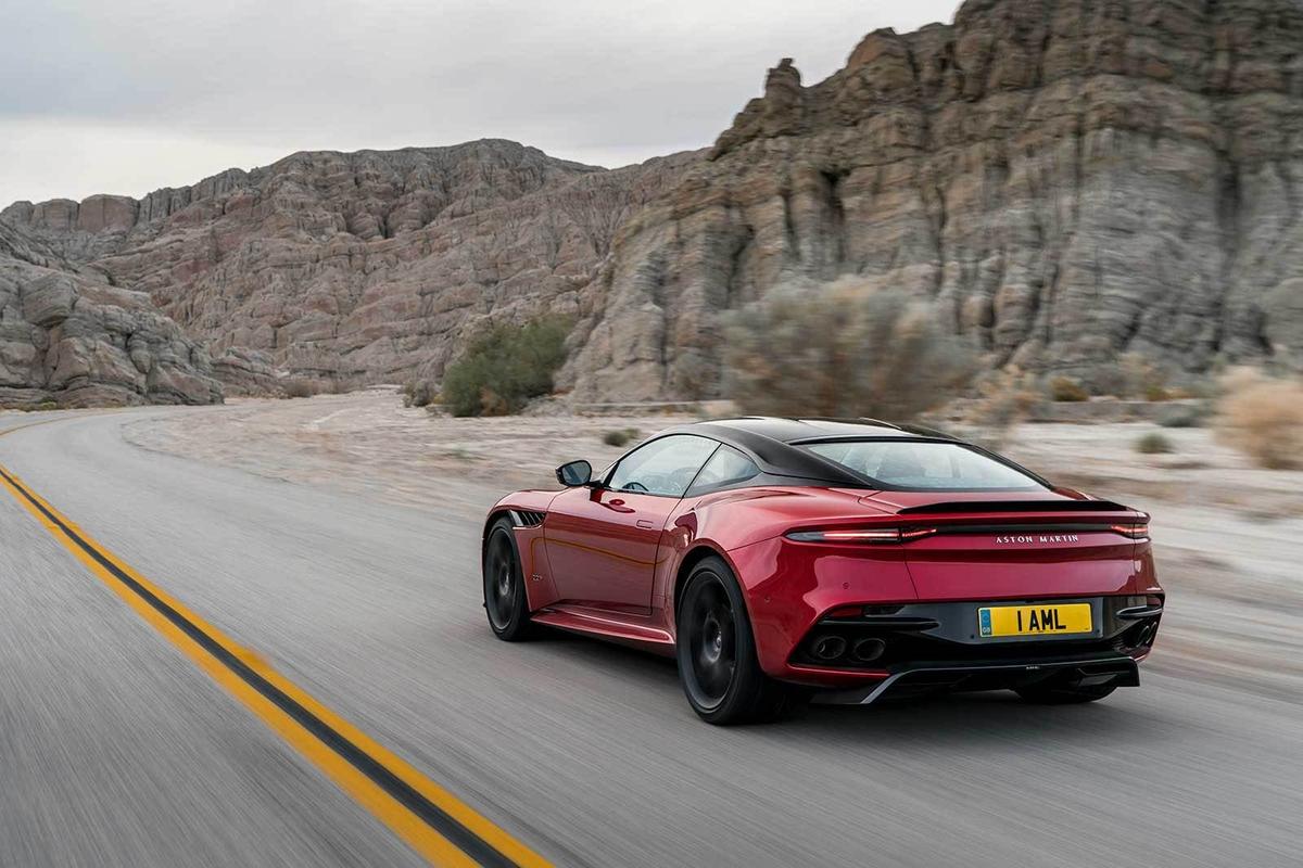 aston-martin-dbs-superleggera-lek