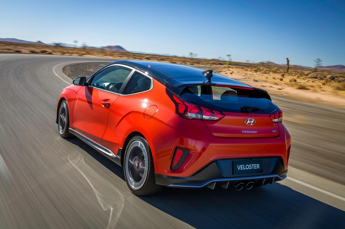 Hyundai-Veloster-2nd-gen-2018-rear