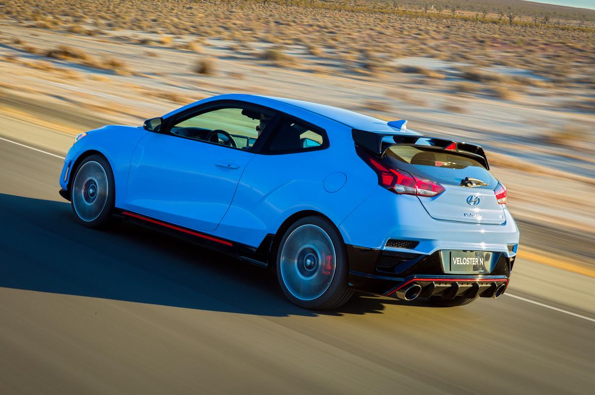 Hyundai-Veloster-N-2018-rear