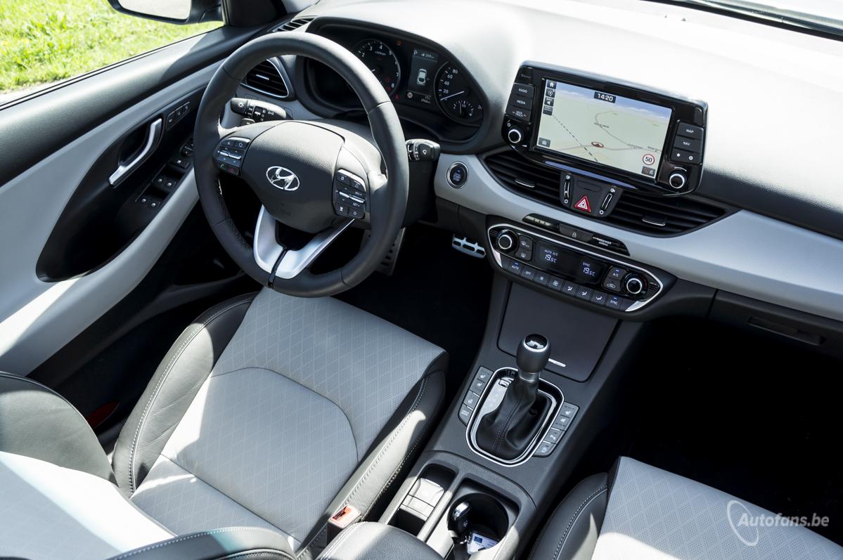 hyundai-i30-fastback-interieur