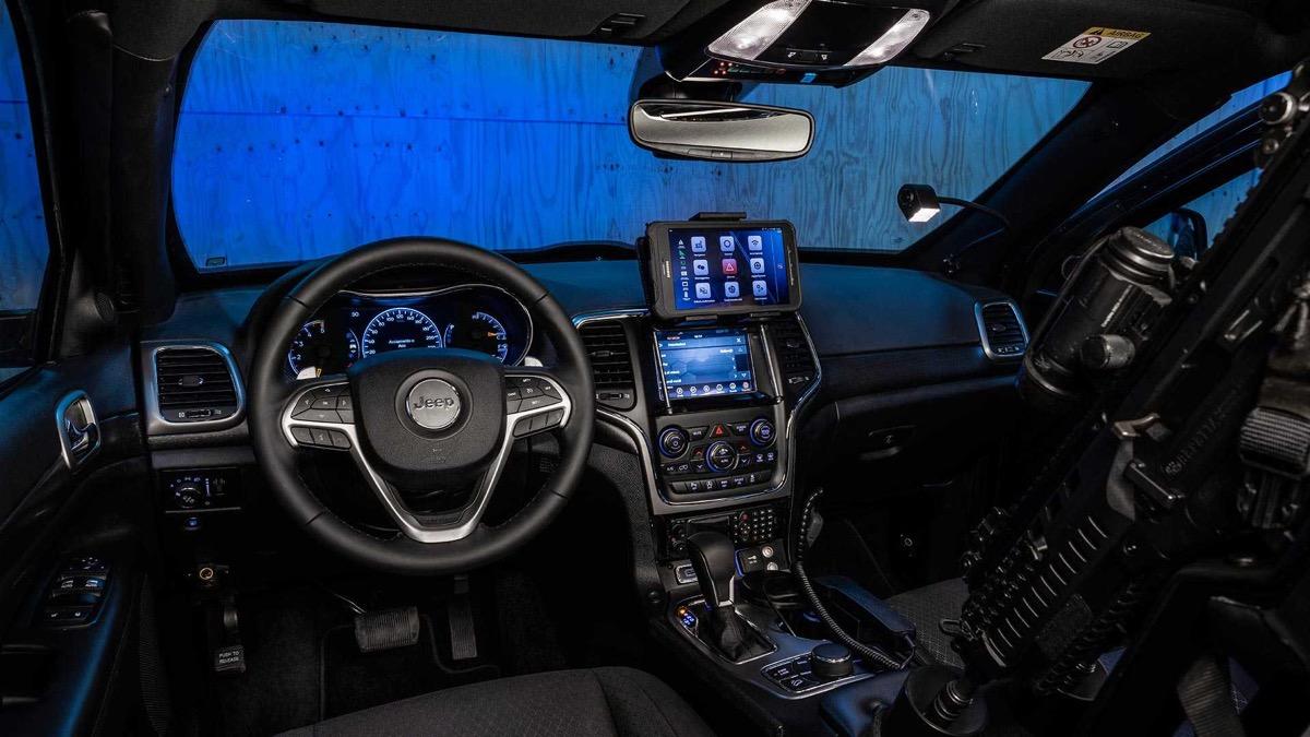2018 jeep grand cherokee carabinieri