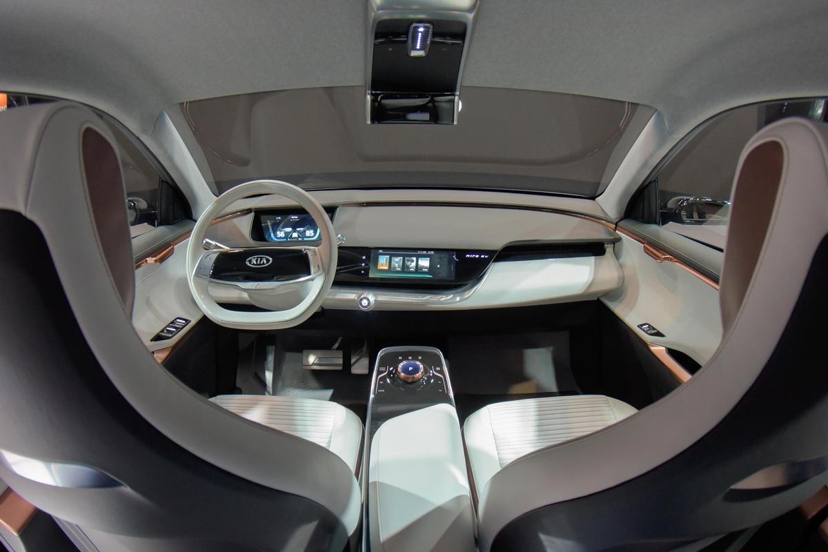 kia-niro-ev-concept-2018-ces-interior