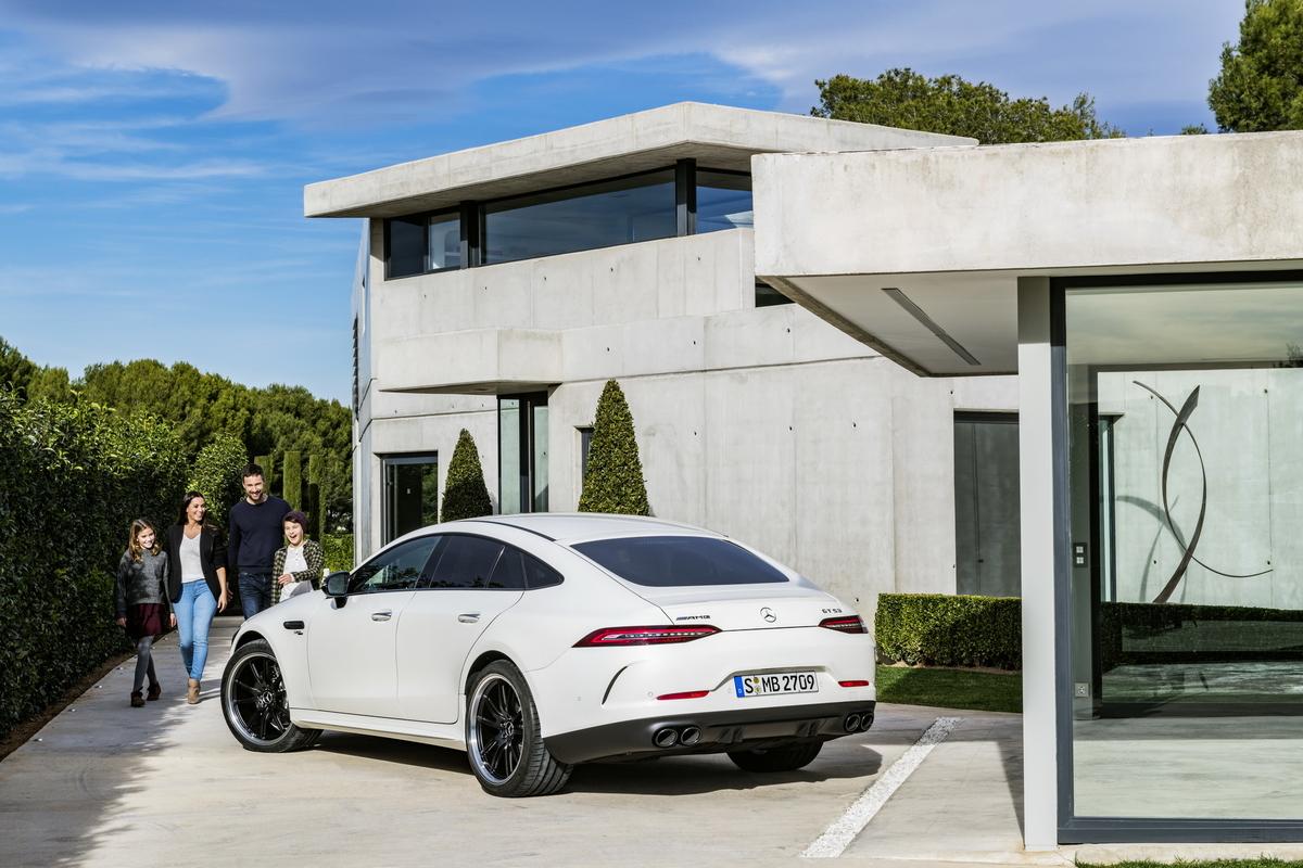 mercedes-amg-gt-4door-coupe-2018