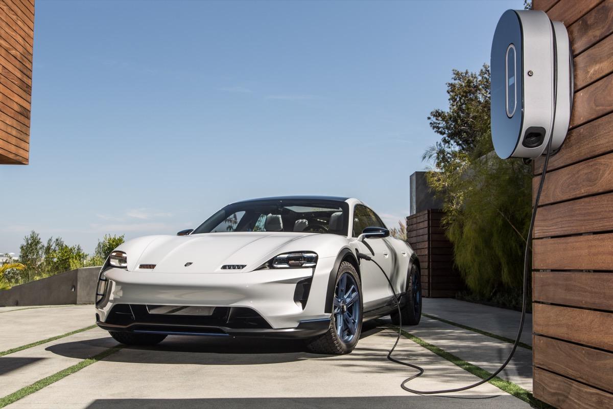 porsche mission e cross turismo