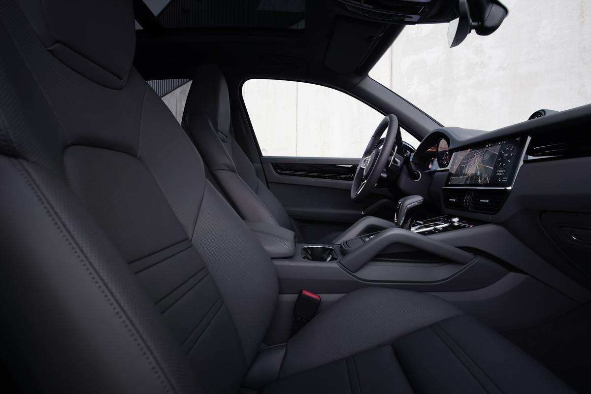 porsche-cayenne-s-2018-rijtest-interieur