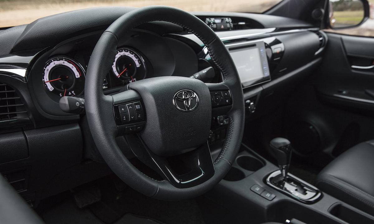 toyota-hilux-limited-2018