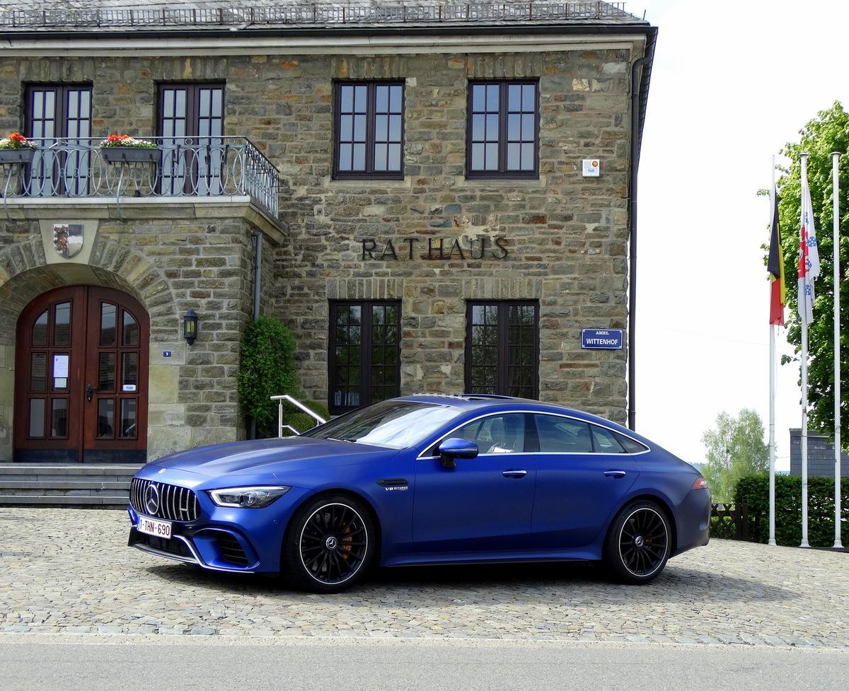 Mercedes-AMG GT 4-Door Roadtrip Autofans