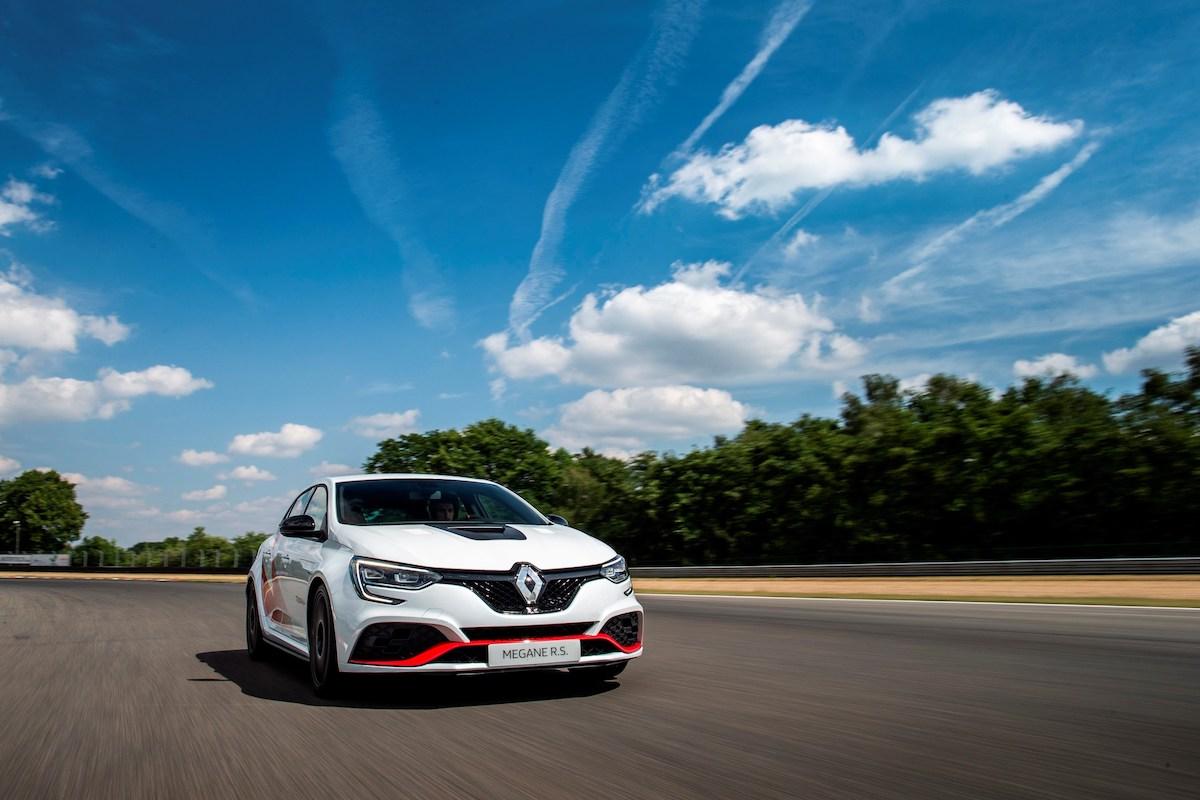 Renault Mégane R.S. Trohy-R Review Rijtest 2020