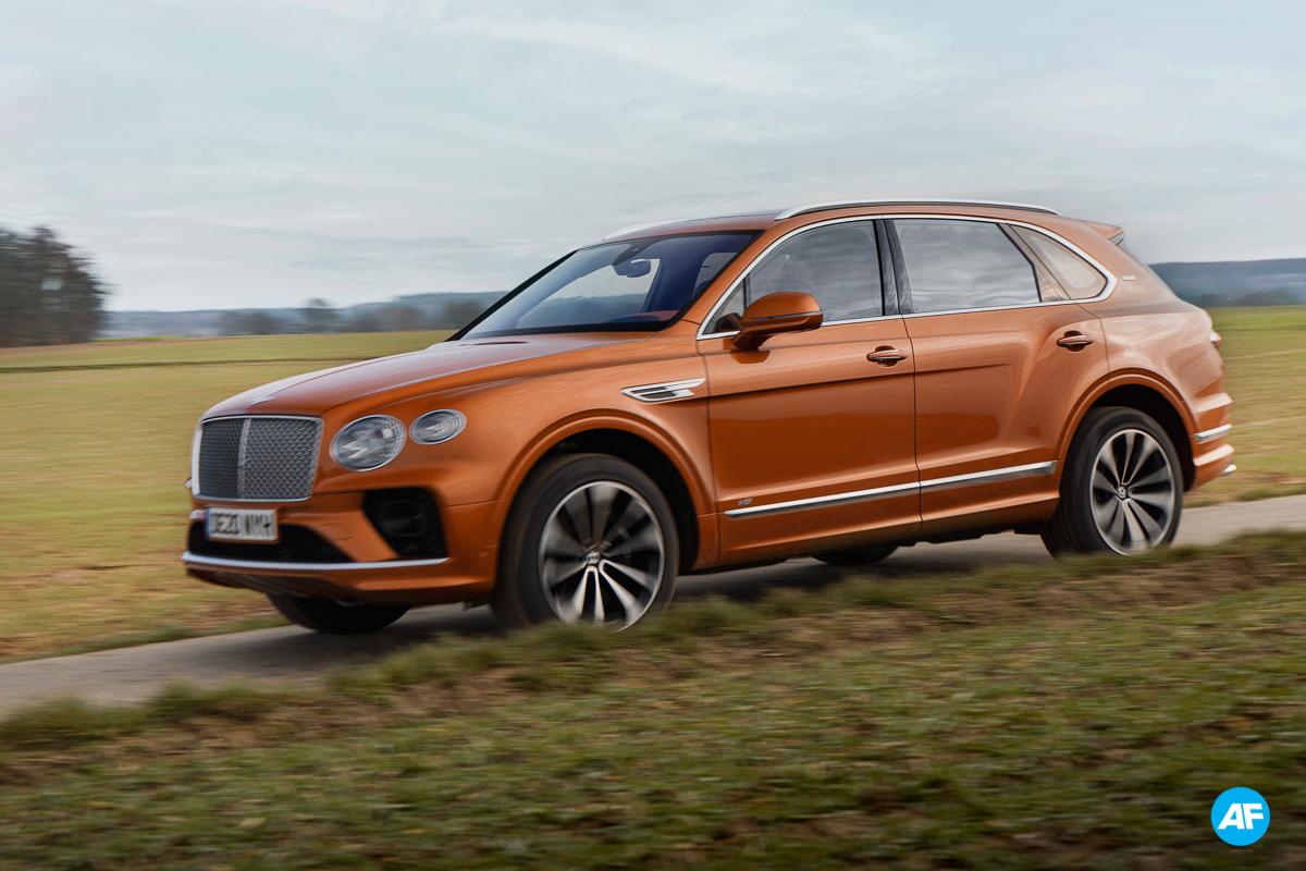 Bentley Bentayga V8 2021 (rijtest)