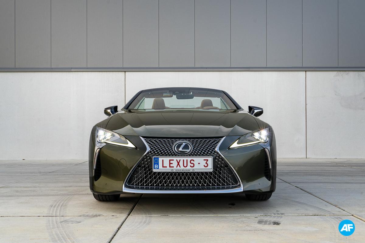 Lexus LC 500 Cabrio rijtest 2021