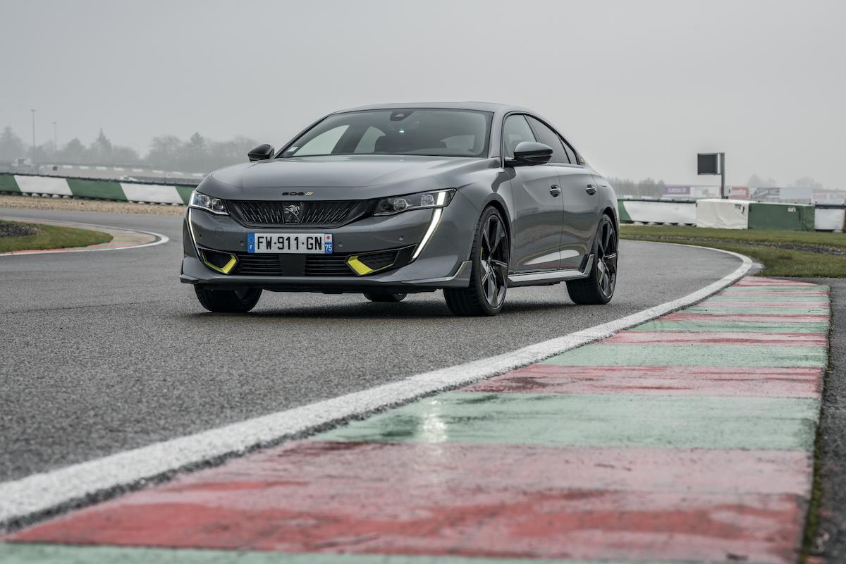 Peugeot 508 PSE rijtest 2021