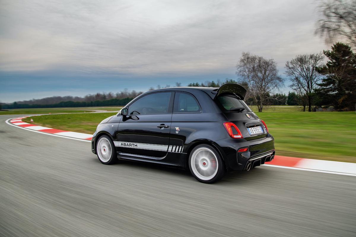 Abarth 695 Esseesse 2022