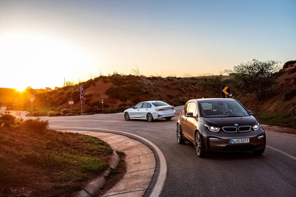 BMW i3 & 330e 2022