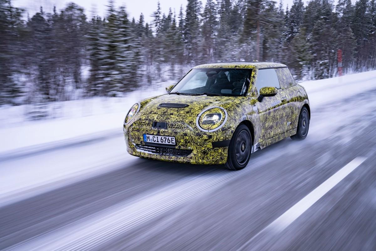 Mini 3-Door winter teaser 2022